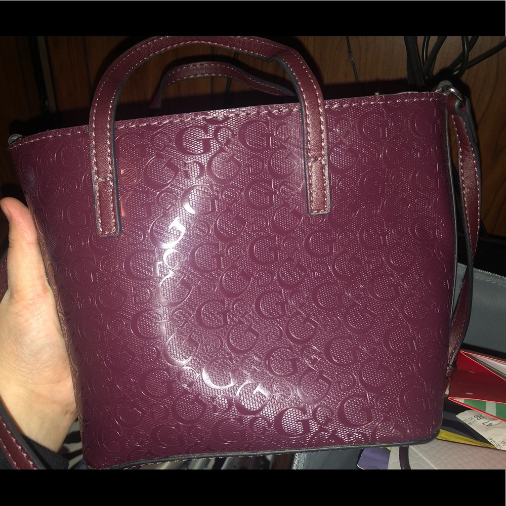 Guess purse - Picture 2 of 4